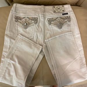 White, boyfriend, Capri in size 31